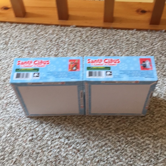 Two Santa Claus is Comin to Town 100 Piece Puzzles - Picture 4 of 4